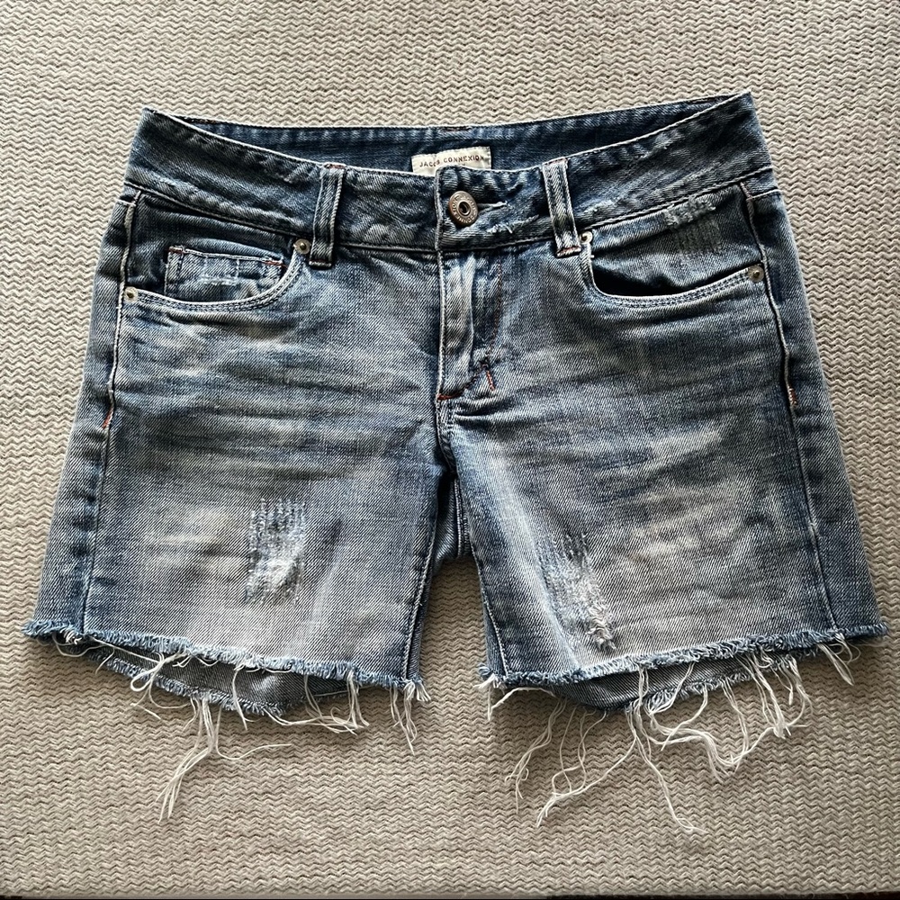 2000s mid rise shorts